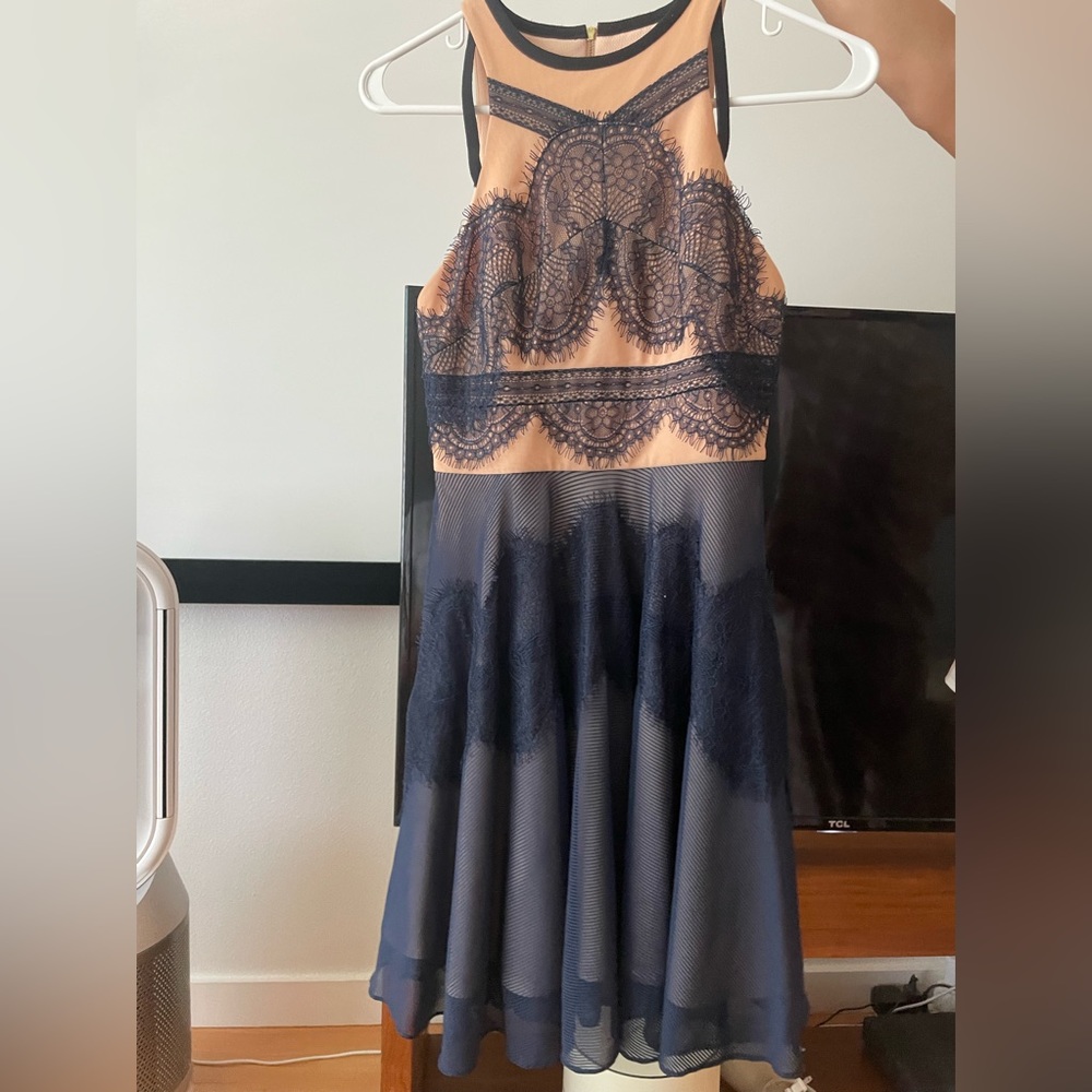 Three floor dress great condition